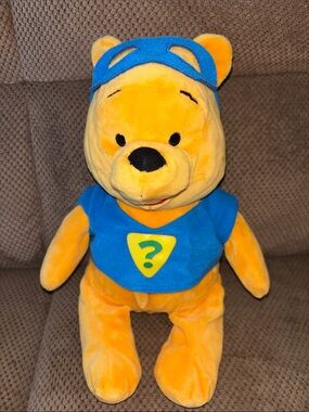 Disney Winnie the Pooh Super sleuth hero Plush